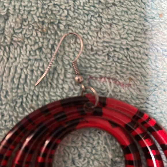 Dangling mod red & black hoop pierced earrings - Picture 2 of 5